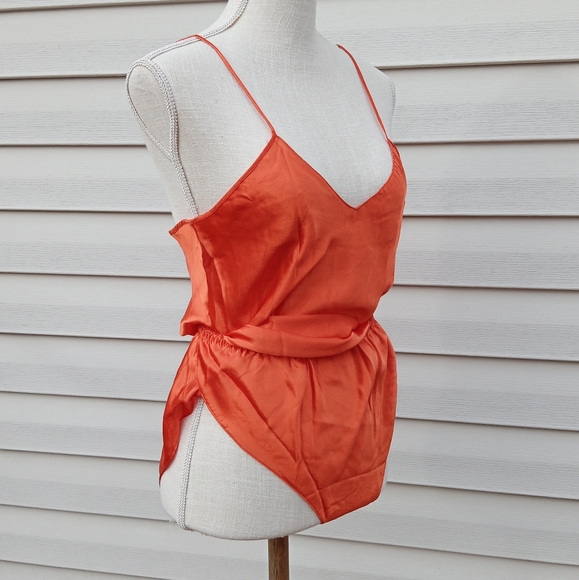 NWOT! Vintage, Orange Bra and Panty Set, High Waisted, Also something in Black - Picture 4 of 7